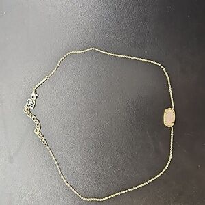 Kendra Scott necklace